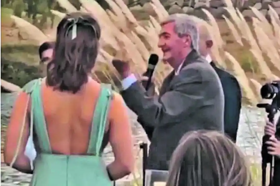 EN SALTA (I). El juez de Paz Guerra (El Manantial) en una boda en Cafayate. imagen captura de video