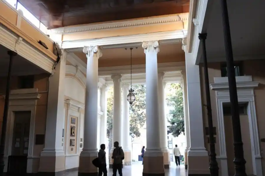 La UNT quedó penúltima entre las 11 mejores universidades argentinas