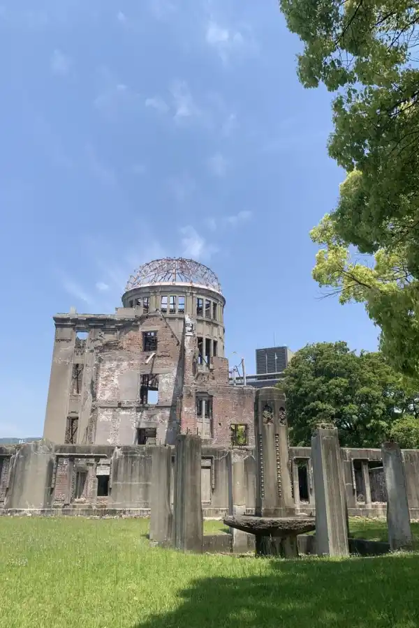 QUEDÓ EN PIE. Así está la Cúpula Genbaku Domu o de la Bomba Atómica.  
