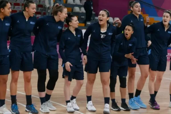 Por “negligencia logística”, las chicas de básquet quedaron afuera