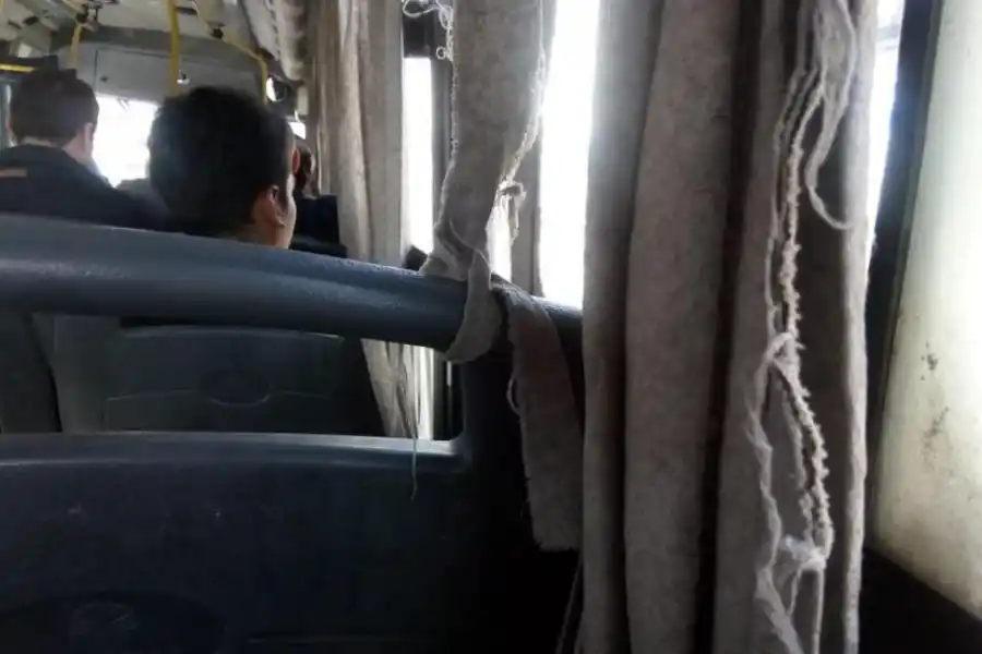 Las normas de estacionamiento no se respetan