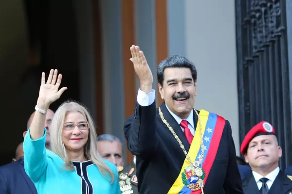 Maduro dice que Venezuela se defenderá de las sanciones
