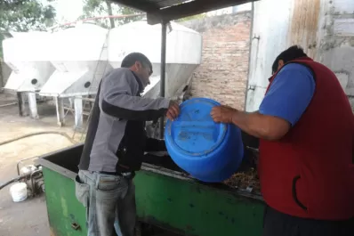 Reciclan el aceite de cocina usado y salvan el planeta en “pequeños-grandes” pasos