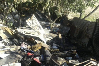 Se incendió una precaria casa en Los Vázquez