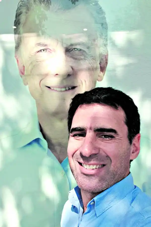 El postulante Manuel Courel, con la cámara en “modo selfie”.