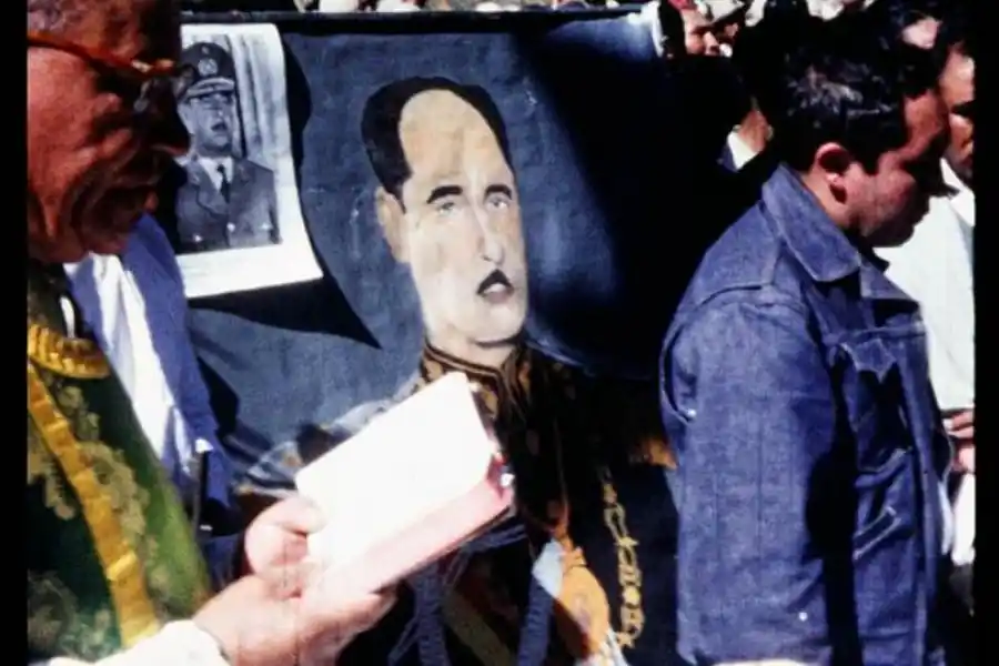 LA POLÍTICA Y LA FAMILIA. “Algo quema” enfoca la vida del ex dictador boliviano Alfredo Ovando desde el punto de vista de su nieto. 