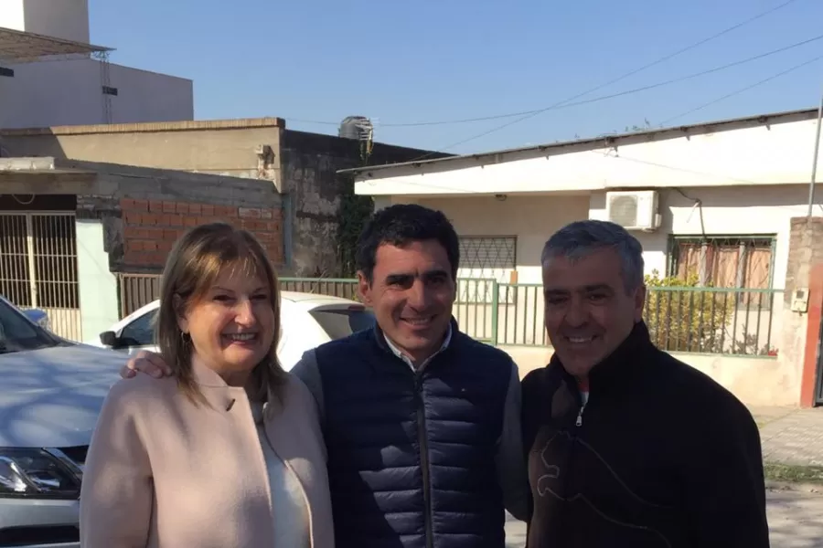Una perlita de las PASO en Tucumán: dos rivales macristas se encontraron al votar y bromearon