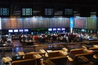 El día después de las PASO: la Bolsa se desplomó un 38% y subió el riesgo país