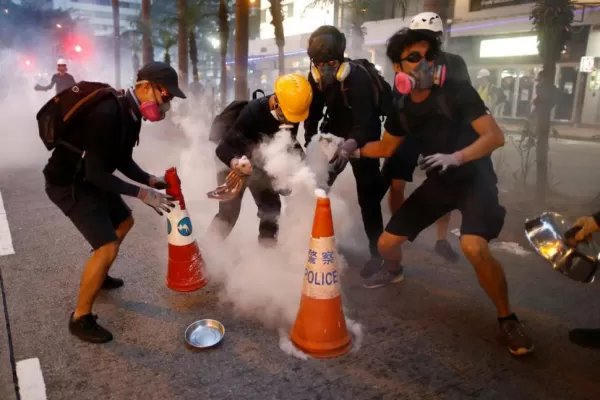 Se organizan para enfrentar a la policía en Hong Kong