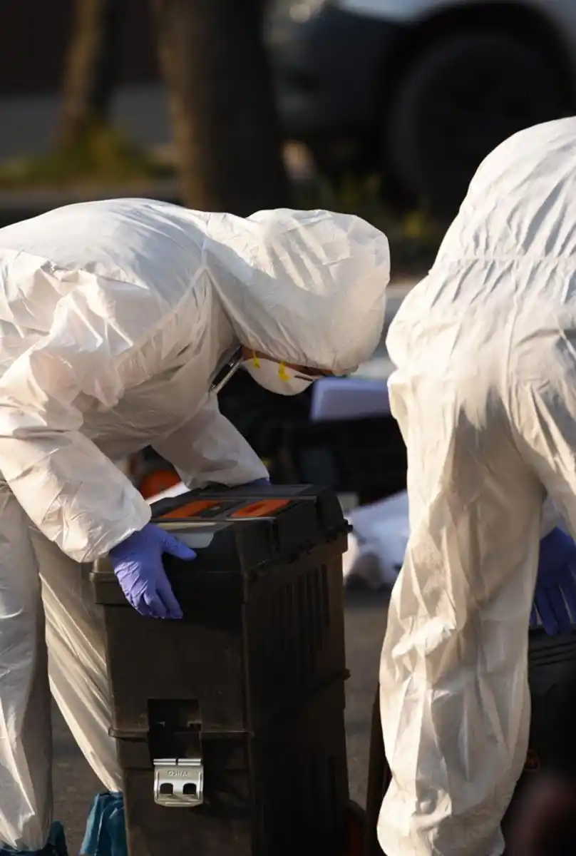 Un automovilista chocó contra un colectivo y luego se disparó en la cabeza