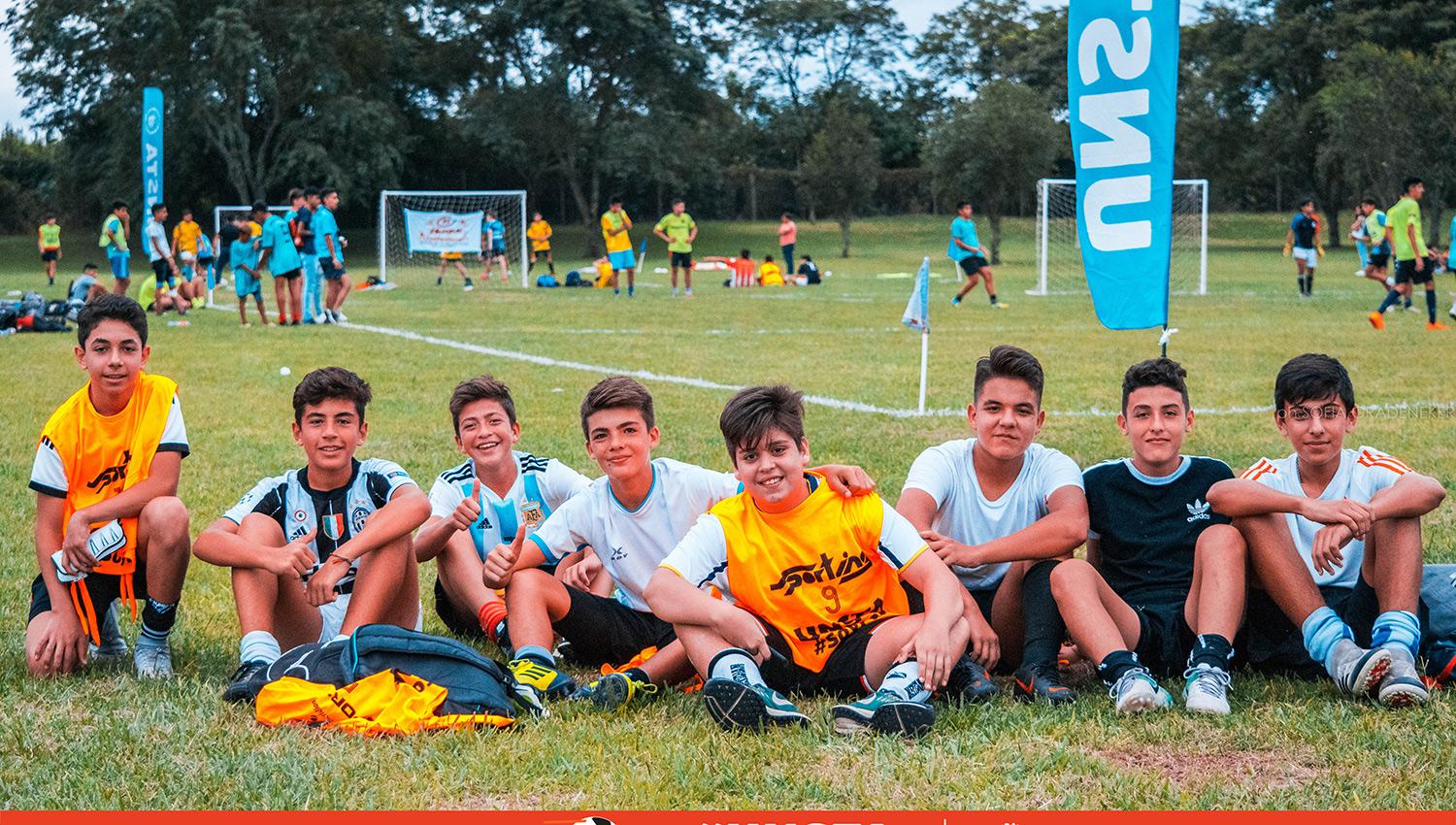  Más de 700 estudiantes participan en el torneo de fútbol organizado por la Unsta