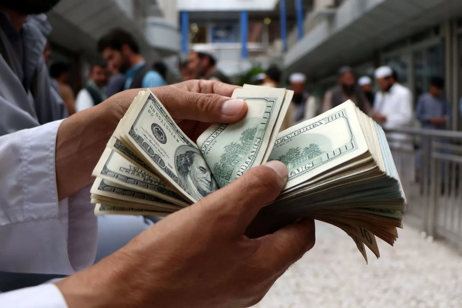 El dólar terminó la semana casi sin cambios: cerró a $ 57,30 