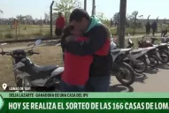 Se enteró en vivo que obtuvo una casa en el sorteo del IPV: gracias a los dos angelitos que tenemos en el cielo