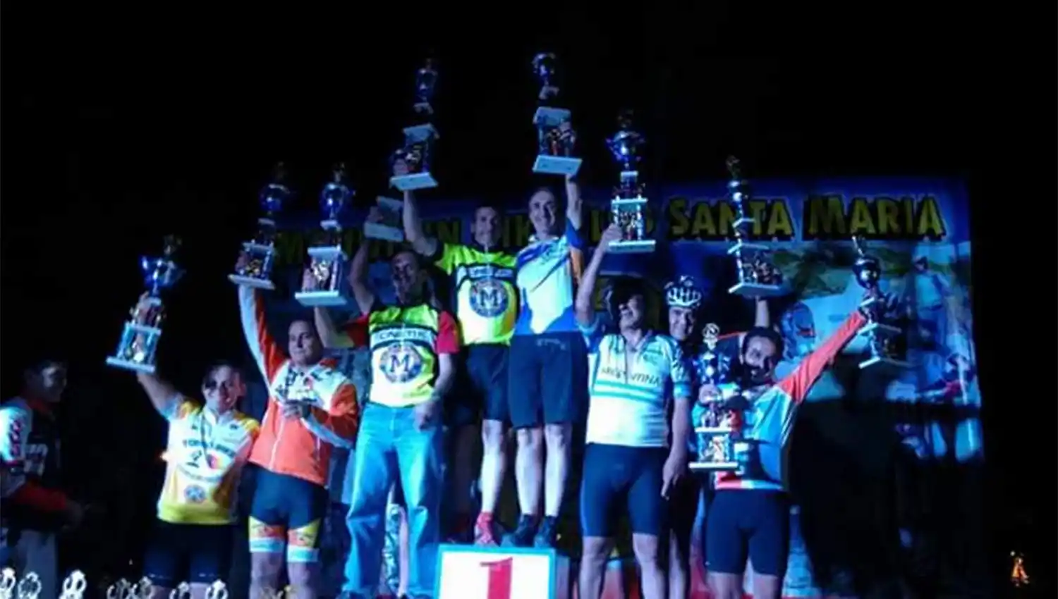 Saqué fuerzas de donde sea para ganar la carrera y dedicársela a Daniel Chambret