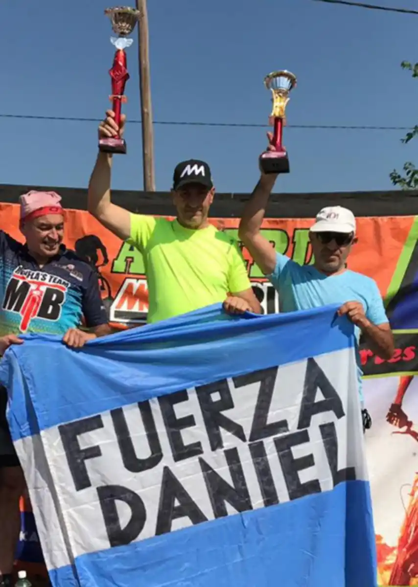 Saqué fuerzas de donde sea para ganar la carrera y dedicársela a Daniel Chambret