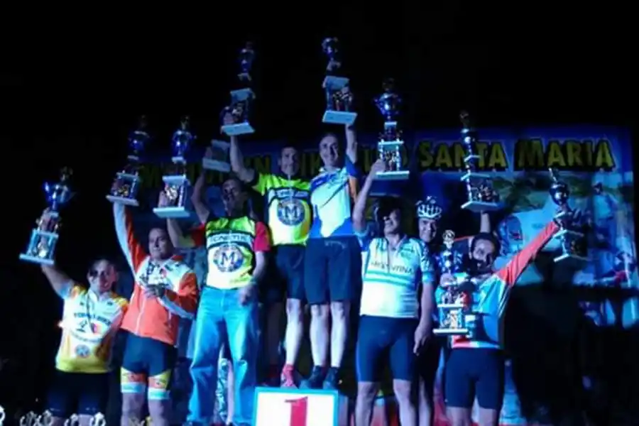 Saqué fuerzas de donde sea para ganar la carrera y dedicársela a Daniel Chambret