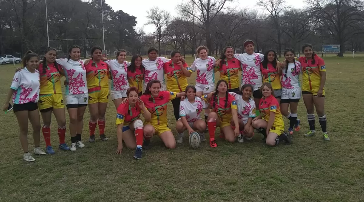 EN BAJO HONDO. Los Nogales y Tafí del Valle se sumaron al rugby femenino. 