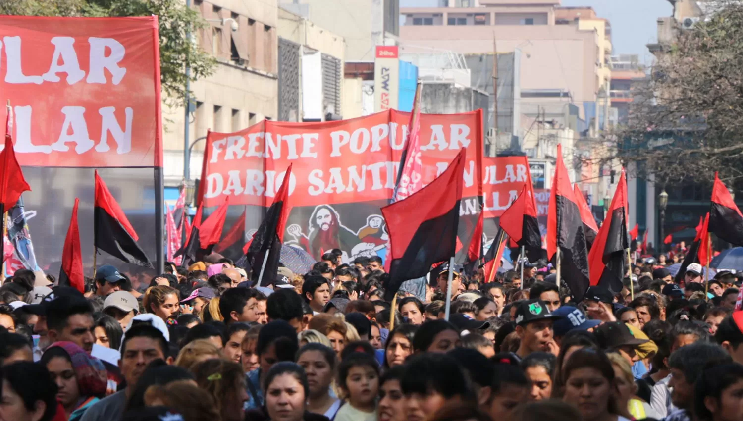 EN TUCUMÁN. La plaza Independencia fue el lugar de reunión de los manifestantes.