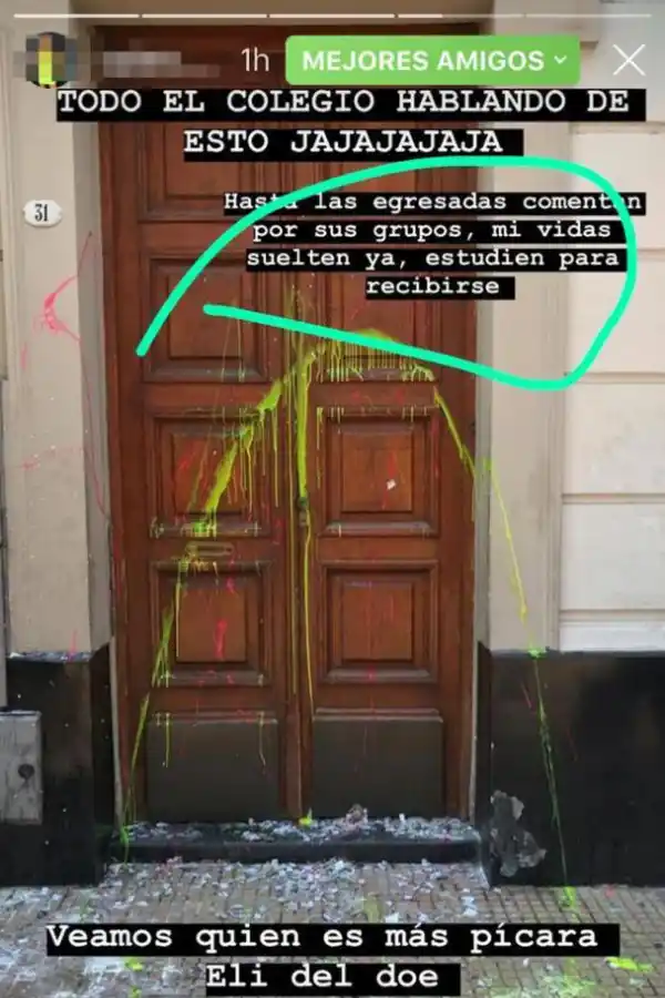 MOSTRAR. Las alumnas se delataron en Instagram.