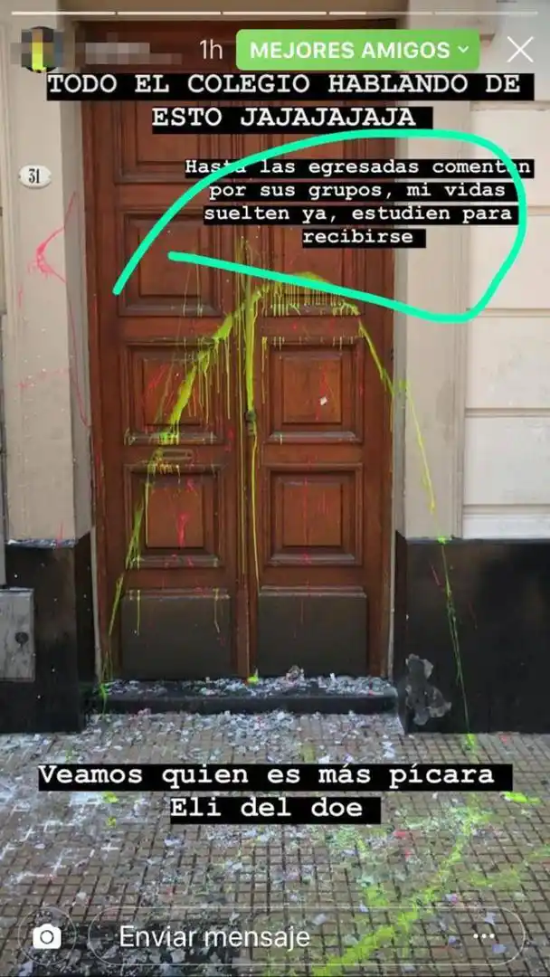 MOSTRAR. Las alumnas se delataron en Instagram.