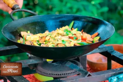Hoy, en Cocinando con Maxi: wok de mejillones