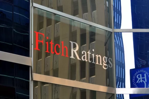 Fitch rebajó la deuda argentina a la calificación default restringido