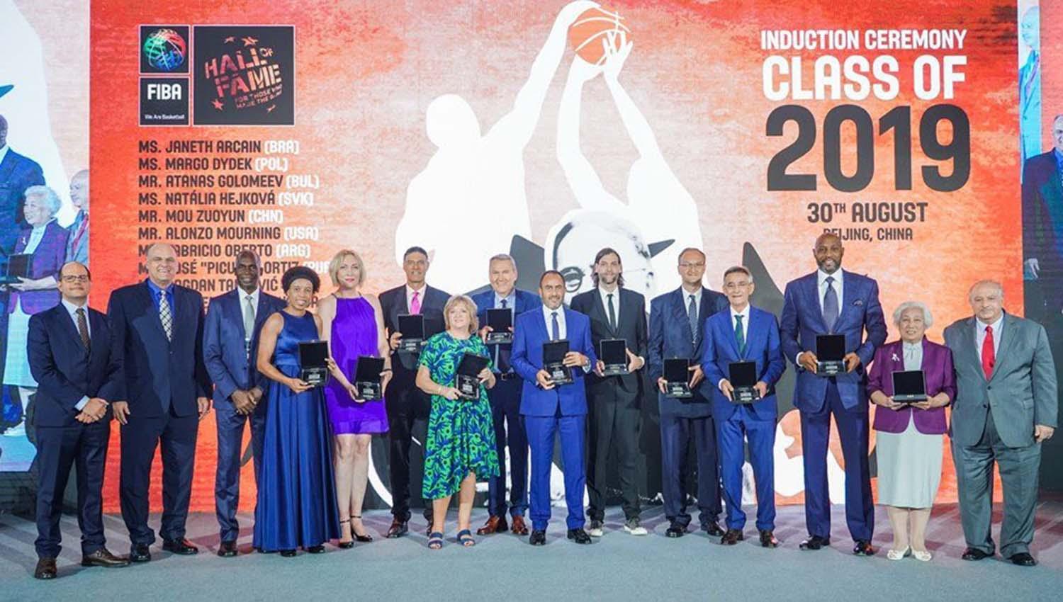 Todos los premiados por FIBA. (FOTO TOMADA DE www.fiba.basketball)