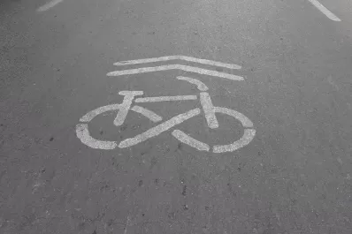 Ciclistas en la ciudad: invisibles y vulnerables, pero también transgresores