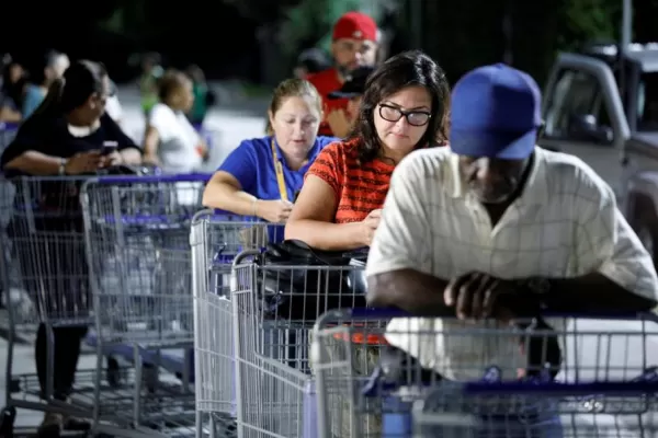 Dorian toca hoy Bahamas y amenaza Georgia y las Carolinas