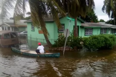 Un millón de evacuados, a  la espera del huracán Dorian