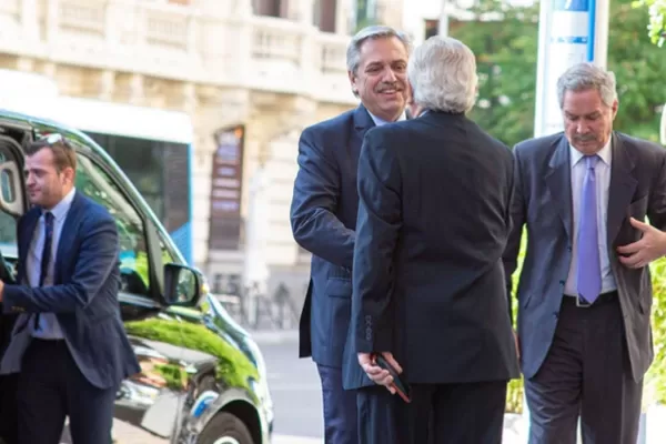 Sin declaraciones y a puertas cerradas, Alberto Fernández inició sus actividades en Madrid