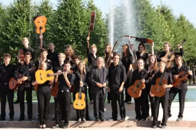 Una orquesta de 25 jóvenes guitarristas llega de Alemania