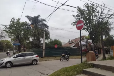 En Yerba Buena, la calle La Madrid se convirtió en mano única