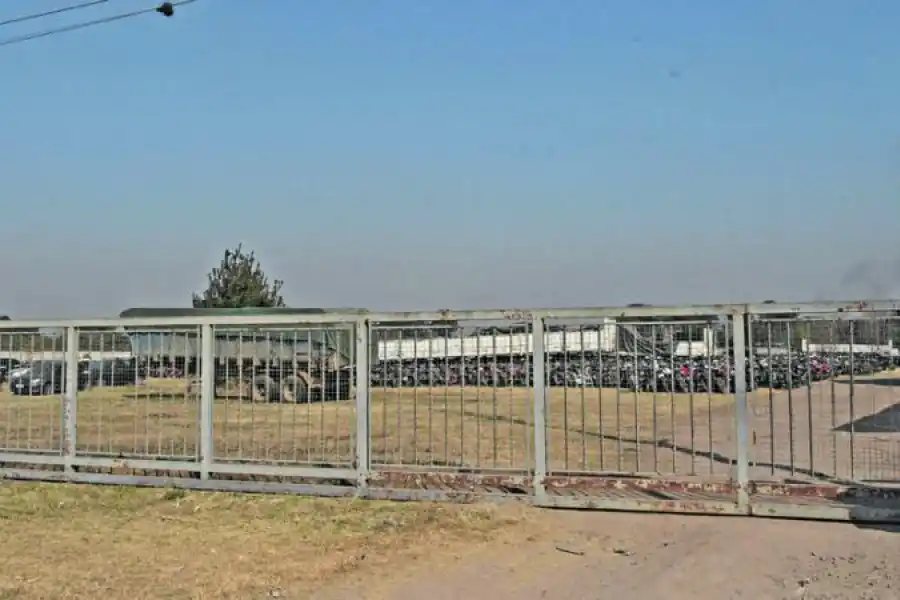 ENTRE PAREDONES Y EL ENREJADO El nuevo depósito de vehículos secuestrados tiene ocho hectáreas. 