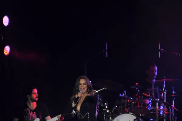 Myriam Hernández le canta al romance, pero sin sumisión