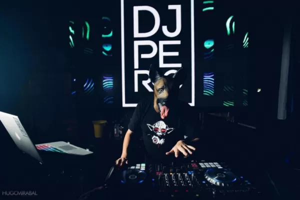 DJ Perro y el arte de captar la onda