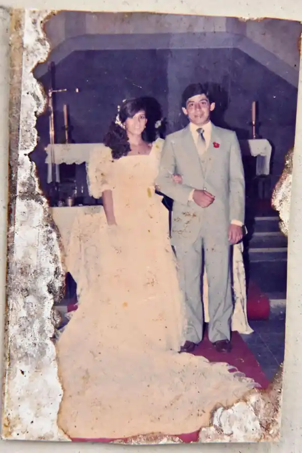   ENAMORADOS  Luego de 8 años de noviazgo, Norma y Carlos dieron el “sí” en la Iglesia.