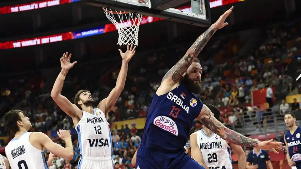 ¡Estamos en semifinales! Triunfazo de Argentina ante Serbia en el Mundial de básquet