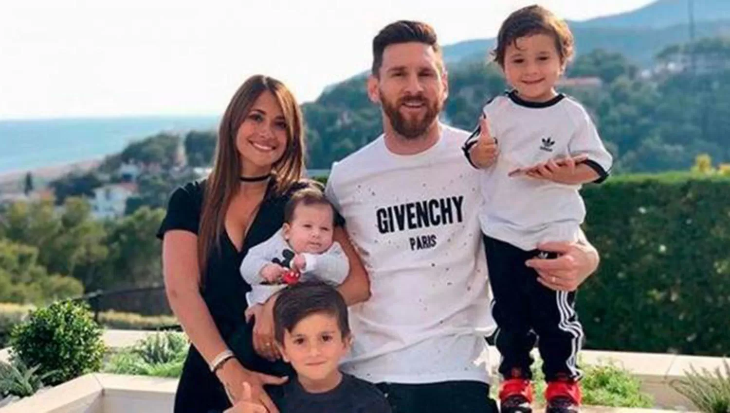 Messi y su familia. (ARCHIVO)