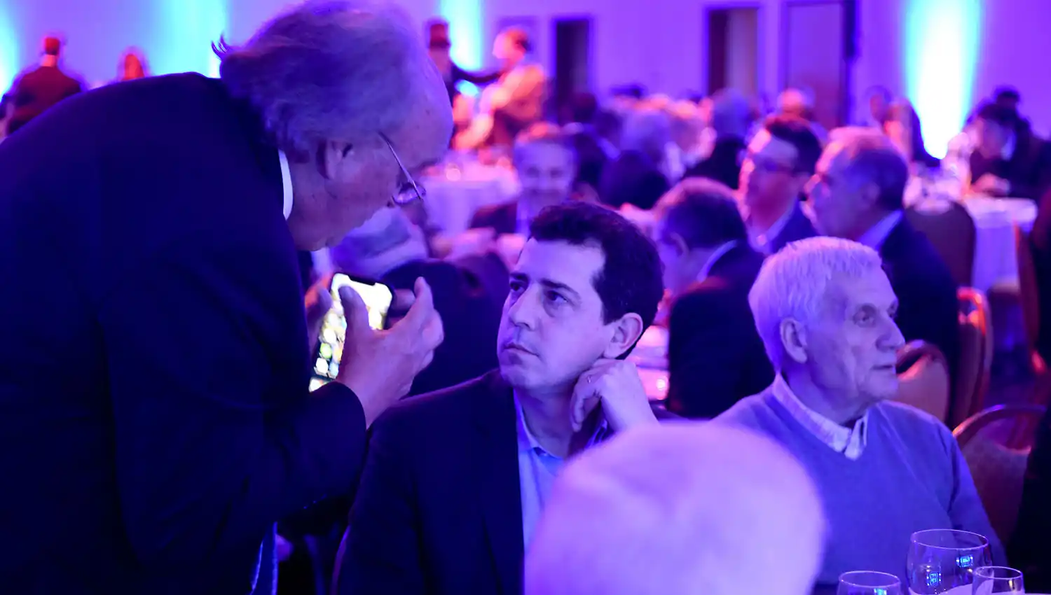 DE MENDIGUREN Y DE PEDRO