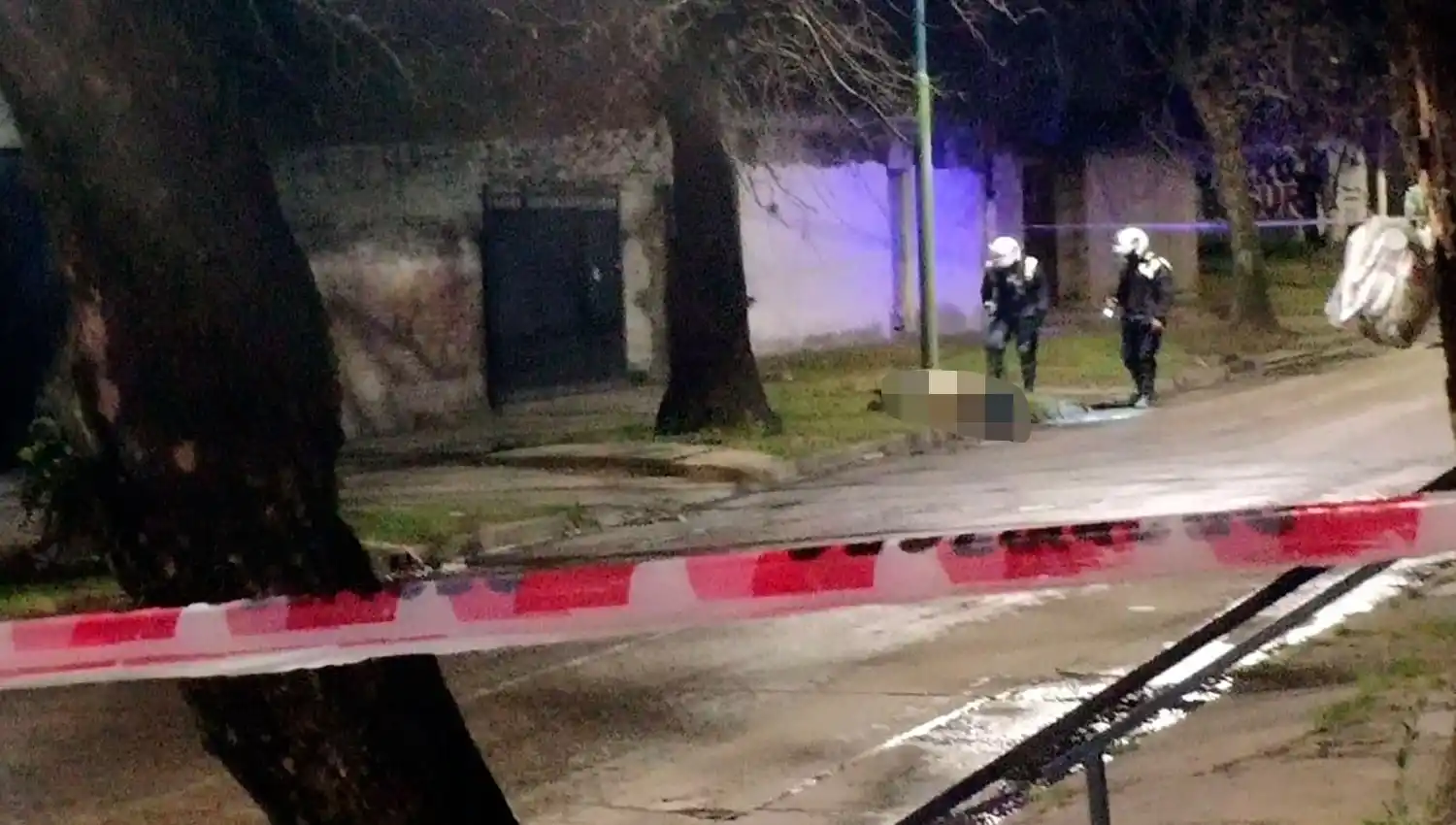 ROBO EN MUÑECAS AL 1900.