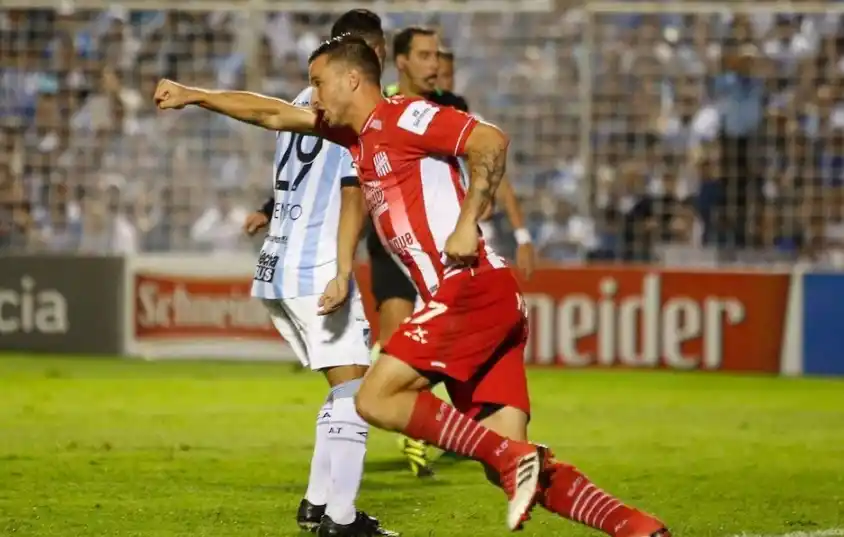 Luciano Pons: sus goles no distinguen categorías