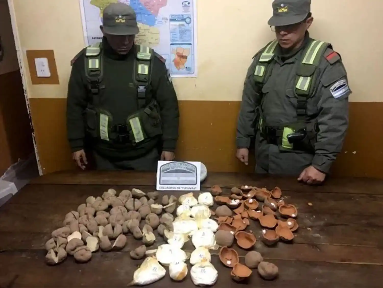 Fue detenido en Trancas por trasladar cocaína en una bolsa de papas de cerámica