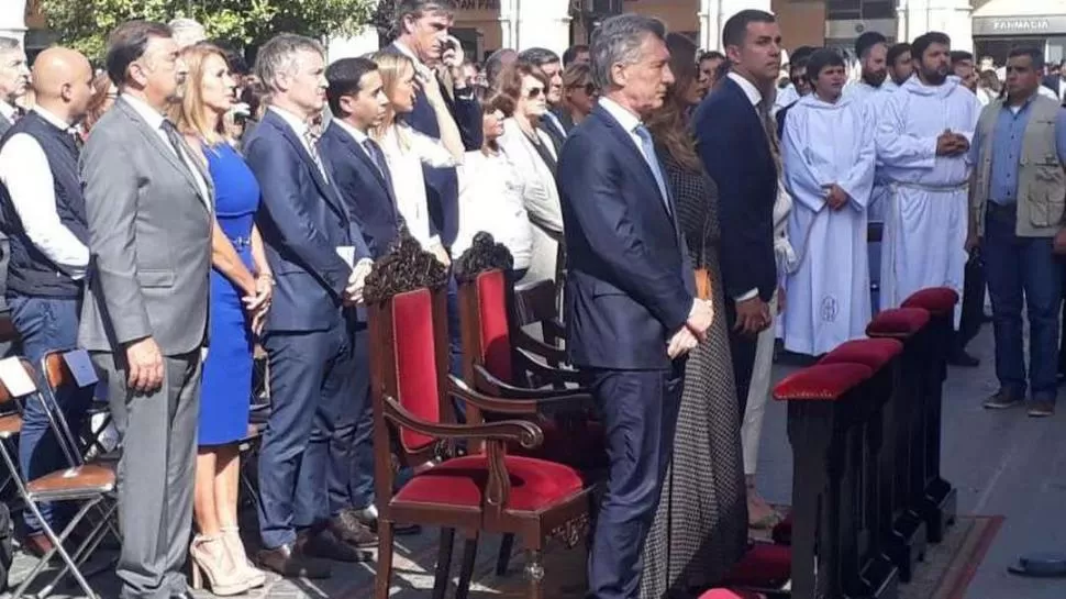 MISA EN SALTA. “Vine a rezar por el futuro de los argentinos”, dijo Macri. 