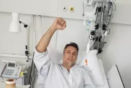 Batistuta fue operado del tobillo: le pusieron una prótesis y en dos meses volverá a caminar