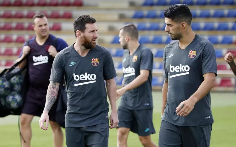DUPLA TEMIBLE. Messi y Suárez volverán a jugar juntos en Barcelona tras dejar atrás sus lesiones. prensa barcelona