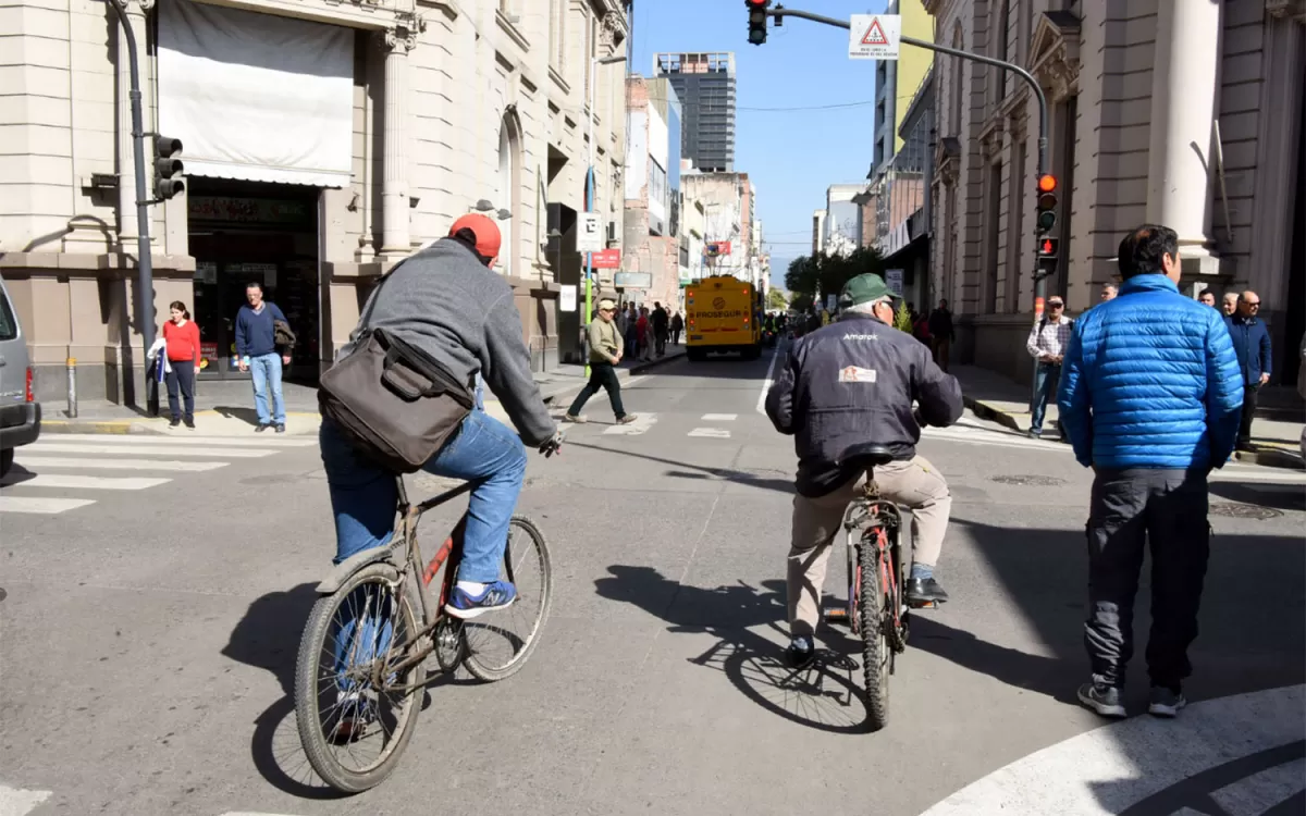 Controles de tránsito a ciclistas: ¿en qué casos te pueden sancionar?
