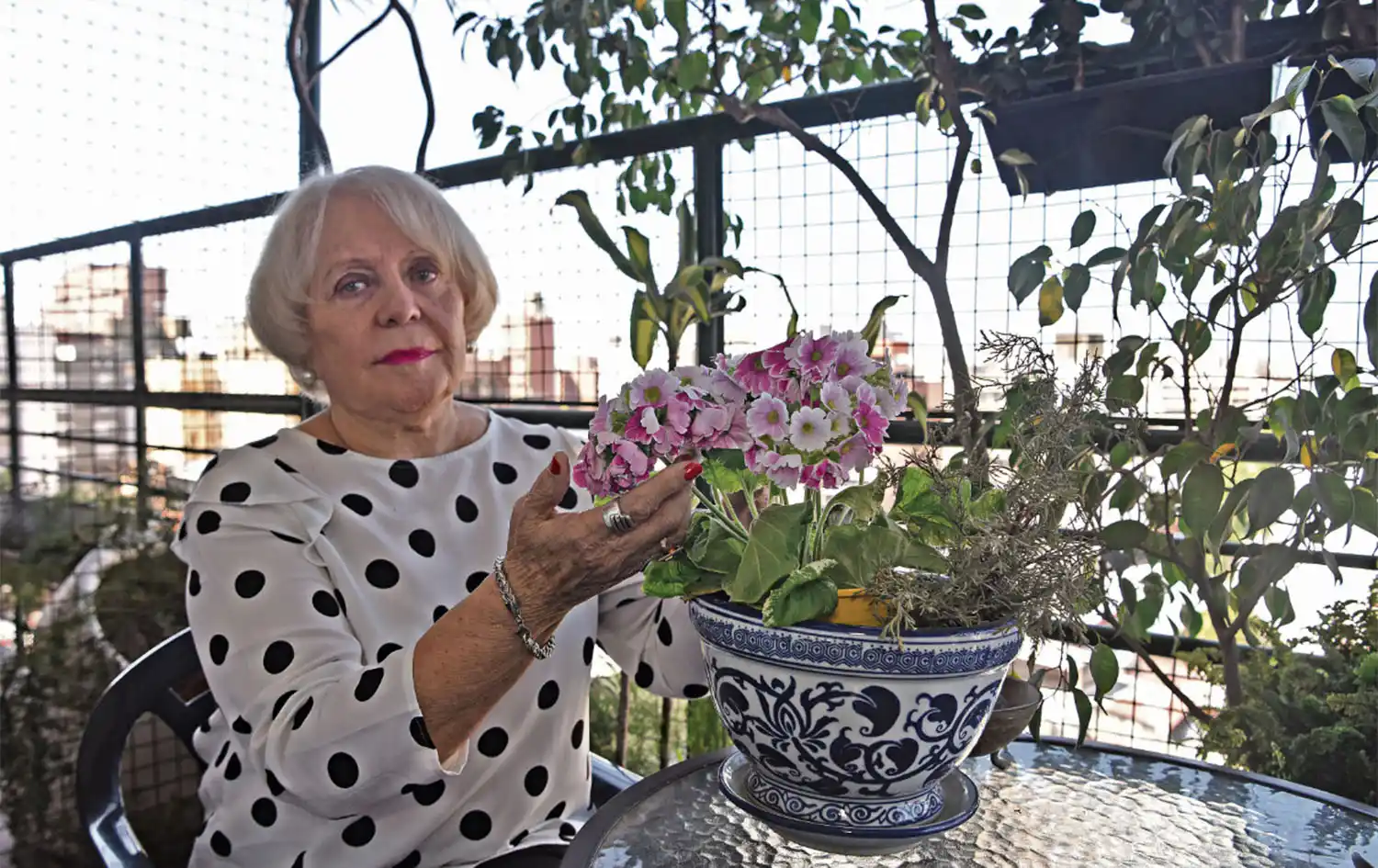 A LOS 80. Honoria todavía se emociona con la “Canción del Estudiante”.