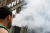 Por qué pretenden prohibir el uso del cigarrillo electrónico en Tucumán