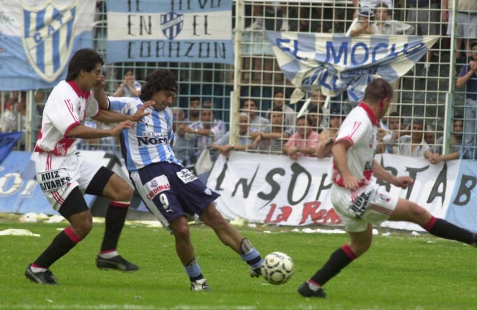 RECUERDO. Una escena del 1-2 ante Nuñorco, parte del mal inicio en 2002. la gaceta / foto de archivo